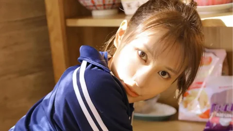 今日说法主持人茶叶诈骗